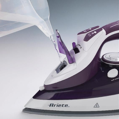 Пегла со пареа Steam Iron 6243, 2200W, 28 g/min, керамичка плоча