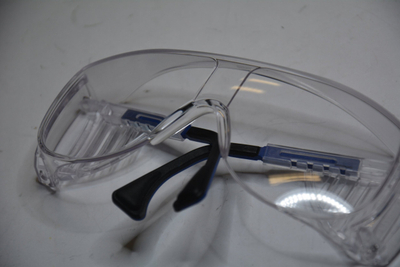 Syze mbrojtëse Uvex 9161.005 Overspecs, lente panoramike, xham transparent