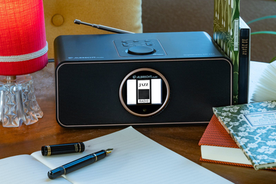 Radio hibride Albrecht DR 884, Internet Radio DAB+ FM, e zezë