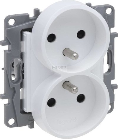 Prizë Legrand Niloe Selection 762042, 2 x 2P+E, me kapak mbrojtës, e bardhë