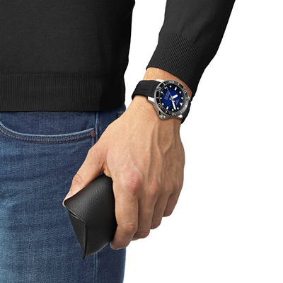 Orë dore për meshkuj Tissot Seastar 1000 Powermatic 80, e zezë