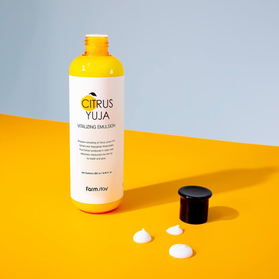 Emulsion fytyre Farmstay Citrus Yuja Vitalizing, për hidratim, 280 ml, i bardhë