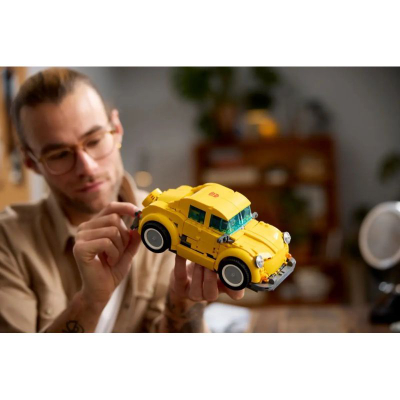 Set ndërtimi LEGO Icons Transformers Bumblebee 10338, 950 pjesë, model konvertues, i verdhë