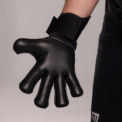 Doreza portieri Football Masters FM Invictus X Pro, nr. 10, mbyllje me Velcro, të zeza