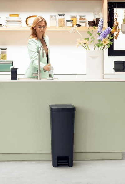 Koshi mbeturinash Brabantia 800023, me pedale, 40L, i zi