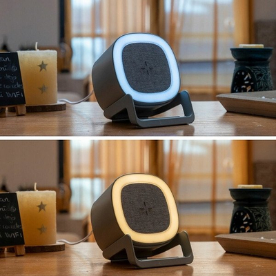 Karikues wireless me altoparlant dhe dritë LED, shumëfunksional, i bardhë