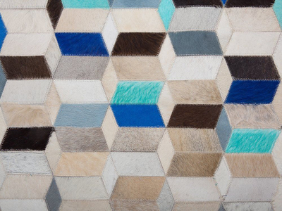 Tepih lëkure lopë Patchwork, me figura gjeometrike, 140 x 200 cm, shumëngjyrësh