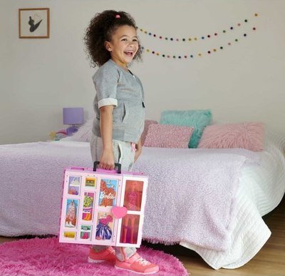 Set loje Mattel Barbie Dream Closet, me kukull, dollap garderobe me 2 kate, rozë