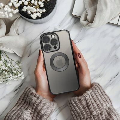 Futrollë telefoni Glam Case për iPhone 13, e tejdukshme, mbrojtëse, e zezë