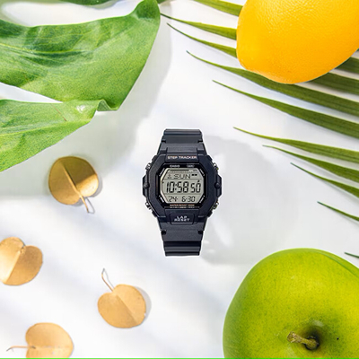 Orë dore për femra Casio LWS-2200H-1AV, e zezë