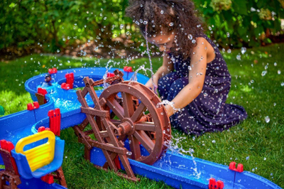 Set loje me ujë AquaPlay Mega Waterwheel, sistem kanalesh për oborr, shumëngjyrësh