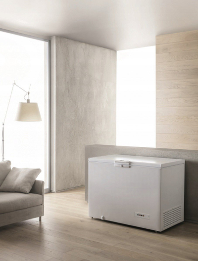 Friz horizontal Whirlpool Whe 4602, 437L, 6th Sense, i bardhë