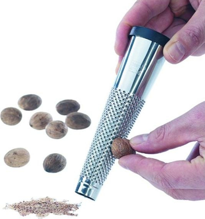 Ренде за морскo оревче Nutmeg Grater 10450, нерѓосувачки челик, со преграда за чување, сребрена