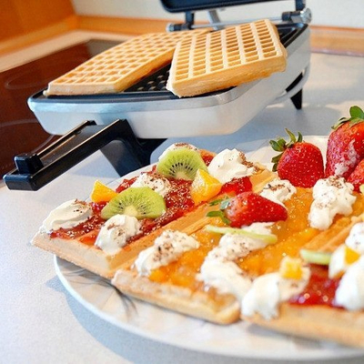 Aparat për waffle Dezal 301.5, 1300W, pllaka jo-ngjitëse, i zi