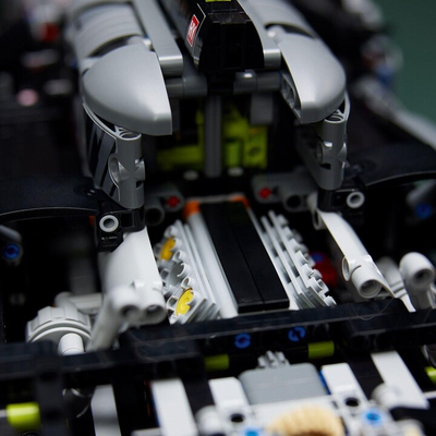 Lodër LEGO® Technic 42156 PEUGEOT 9X8 24H Le Mans Hybrid Hypercar