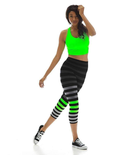 Leggings capri për goca, model Erika Stripe, me bel të lartë për sport, me vija gri e të zeza me detaje jeshile neon