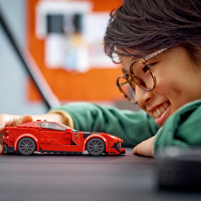 Set lodrash LEGO Speed Champions Ferrari 812 Competizione 76914, makinë garash, 9+, e kuqe