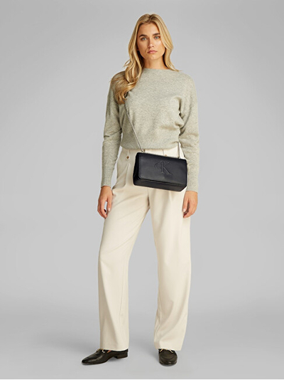 Çantë elegante për femra Calvin Klein, e zezë