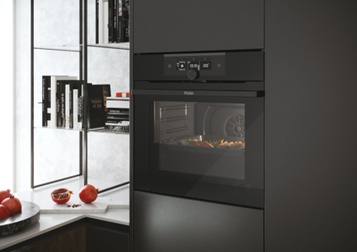Вградна рерна Haier HWO60SM2F3BH Series 2, електрична, со пареа, црна