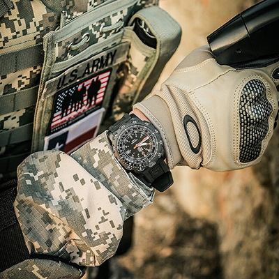 Orë dore Luminox Land Recon Point Man XL.8821.KM.F