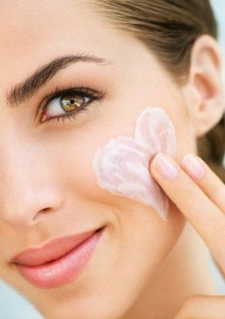 Krem fytyre Mincer Pharma Botolift P1, për lagështi edhe formësim