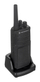 Radio dore Motorola XT420, dy-drejtimëshe PMR, me karikues tavoline, e zezë