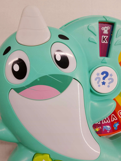 Lodër interaktive Fisher-Price BlinkiLinkis Narwhal, për lojë edhe mësim, me muzikë dhe drita, ngjyrë mente