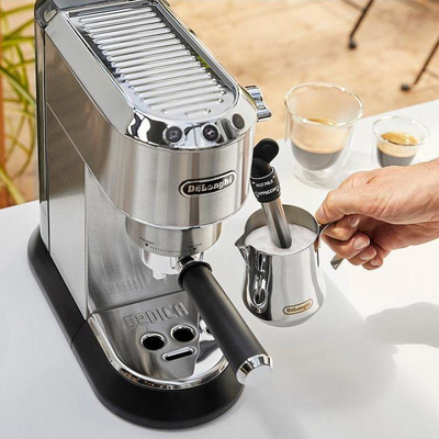 Makineri për kafe DeLonghi Dedica EC 685.M, çelik