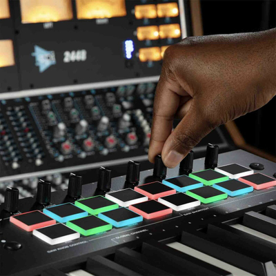 Klavir MIDI M-Audio Oxygen Pro 49, 49 taste, USB, i zi