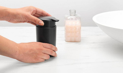 Shpërndarës sapuni për banjo Brabantia Anthracite ReNew, 250 ml