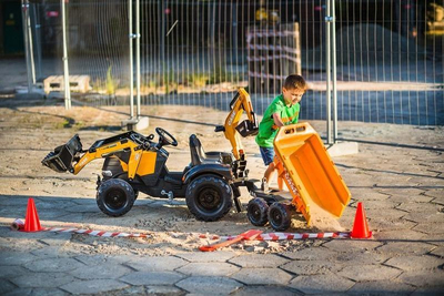 Traktor lodër me pedale Falk Case IH Construction, me rimorkio dhe eskavator, portokalli
