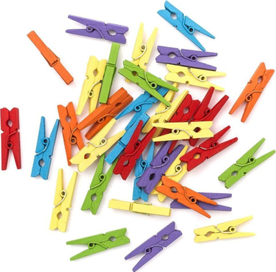 Kapëse druri t’vogla, 3 cm, set me 30 copë, me shumë ngjyra