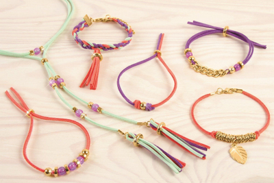 Set artizanal Make It Real Gold Link Suede Bracelets, 4 byzylykë, 1 choker, për vajza