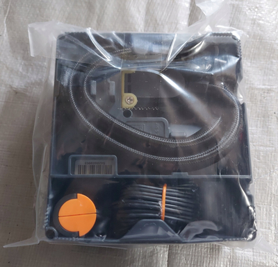 Set për riparim gomash Continental ContiMobilityKit, kompresor 12V, matës presioni, ngjyrë e zezë
