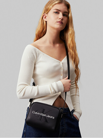 Çantë krahu Calvin Klein Sculpted Camera, e zezë
