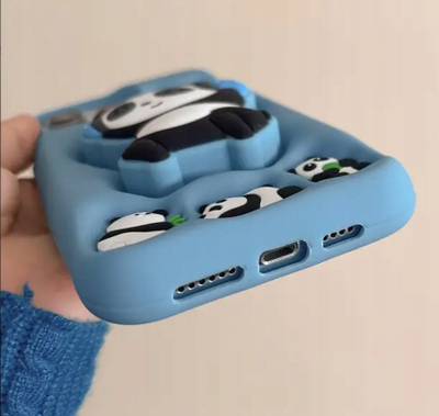 Kapotë telefoni 3D Panda me dorezë, për iPhone 13, e bardhë