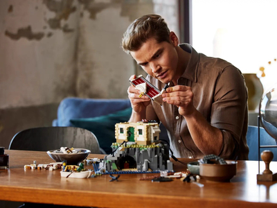 Set ndërtimi LEGO Ideas Motorized Lighthouse 21335, motor i motorizuar, mbi 2000 pjesë, shumëngjyrësh