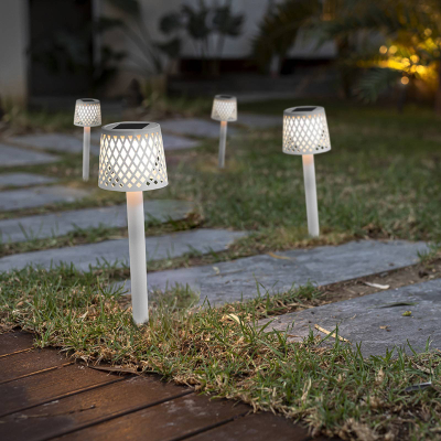 Dritë solare LED Newgarden Gretita, set 4 copë, majë për tokë, e bardhë