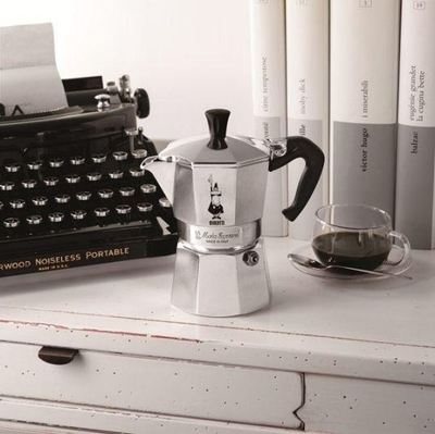 Aparat kafeje Bialetti Moka Express, i argjendtë