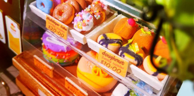 Set DIY shpi miniaturë Rolife Dessert Shop, LED, dru letër edhe plastikë, mente