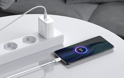 Karikues muri Ugreen CD243, 2x USB C, 40W, i bardhë