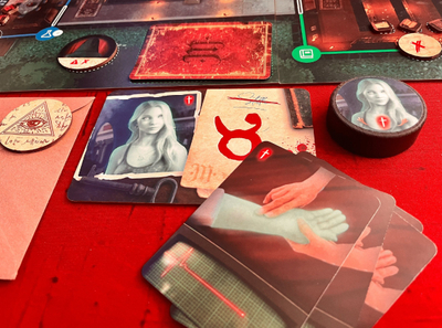 Lojë tavoline Among Cultists, Core Game, 4‑8 lojtarë, shumëngjyrëshe