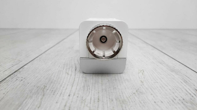Kokë termostatike Bosch EasyControl Wireless, e zgjuar për radiator, me ekran dixhital, e bardhë