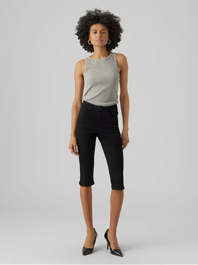 Pantallona të shkurtë VERO MODA VMJUDE Slim Fit, të zi