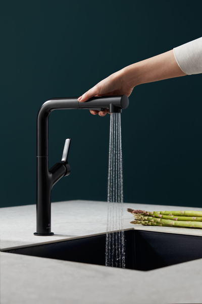 Rubinet kuzhine KFA Duero Design 6623-220-81, me dush tërheqës, i zi mat
