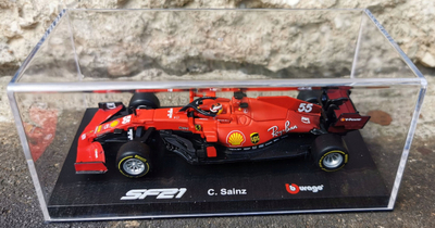Maket makine Formula 1 Bburago Ferrari SF21, shkalla 1:43, diecast, i kuq