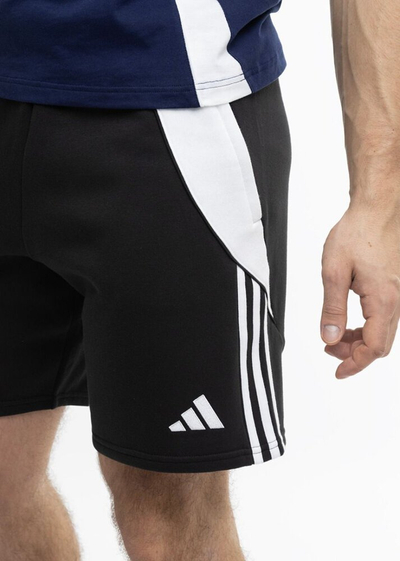 Shorce sportive adidas Tiro 24 Sweat M IP1954, pambuk me poliestër, me xhepa me zinxhir, të zeza
