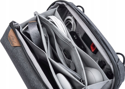 Çantë organizuese Peak Design Tech Pouch për aksesorë, najlon i ricikluar, charcoal