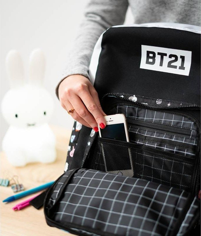 Çantë shkolle BT21 Cool Collection, me xhepa anash, lidhet me trolley, e zezë