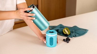 Blender personal Cecotec Power Titanium Shake2Go Lagoon Steel, 600ml, pa kabllo, blu metalik